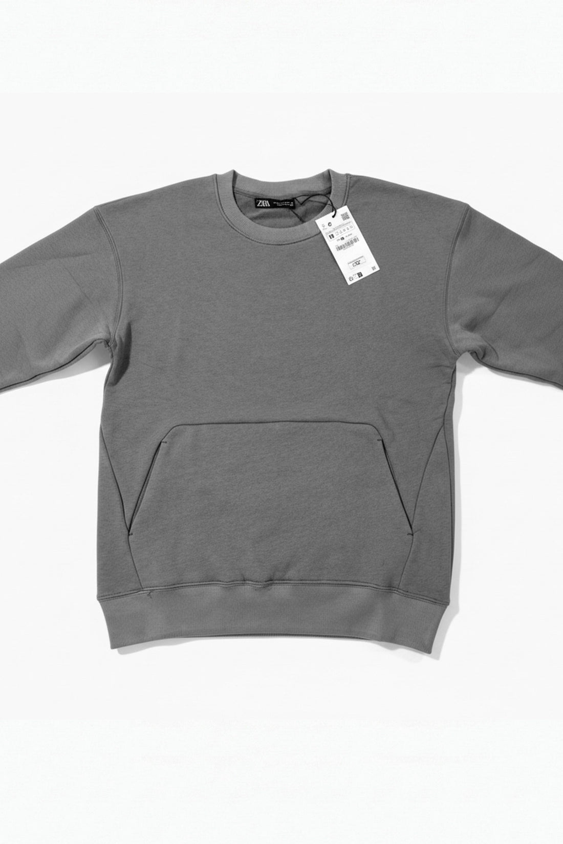 ZARA Men’s Utility Pocket Sweatshirt – Minimal Winter Style